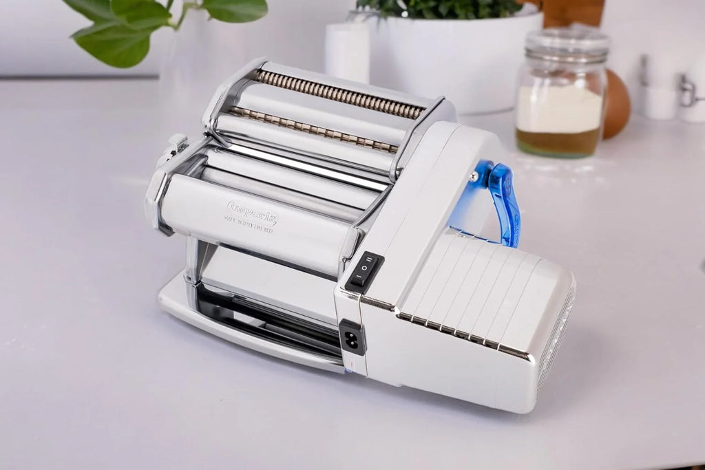 Imperia Electric Línea Clásica. Máquina de pasta eléctrica. Made in Italy. Máquina de pasta fresca en acero con motor eléctrico 220v. Laminadora eléctrica para lasagne, tagliolini, fettuccine. (Plata)