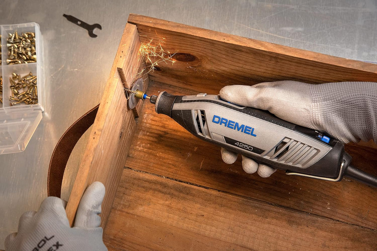 Dremel 4250 Herramienta rotativa de 175 W, kit multiherramienta Amazon Exclusive con 3 complementos y 45 accesorios, motor 175 W con retroalimentación electrónica, velocidad variable 5000-35 000 rpm