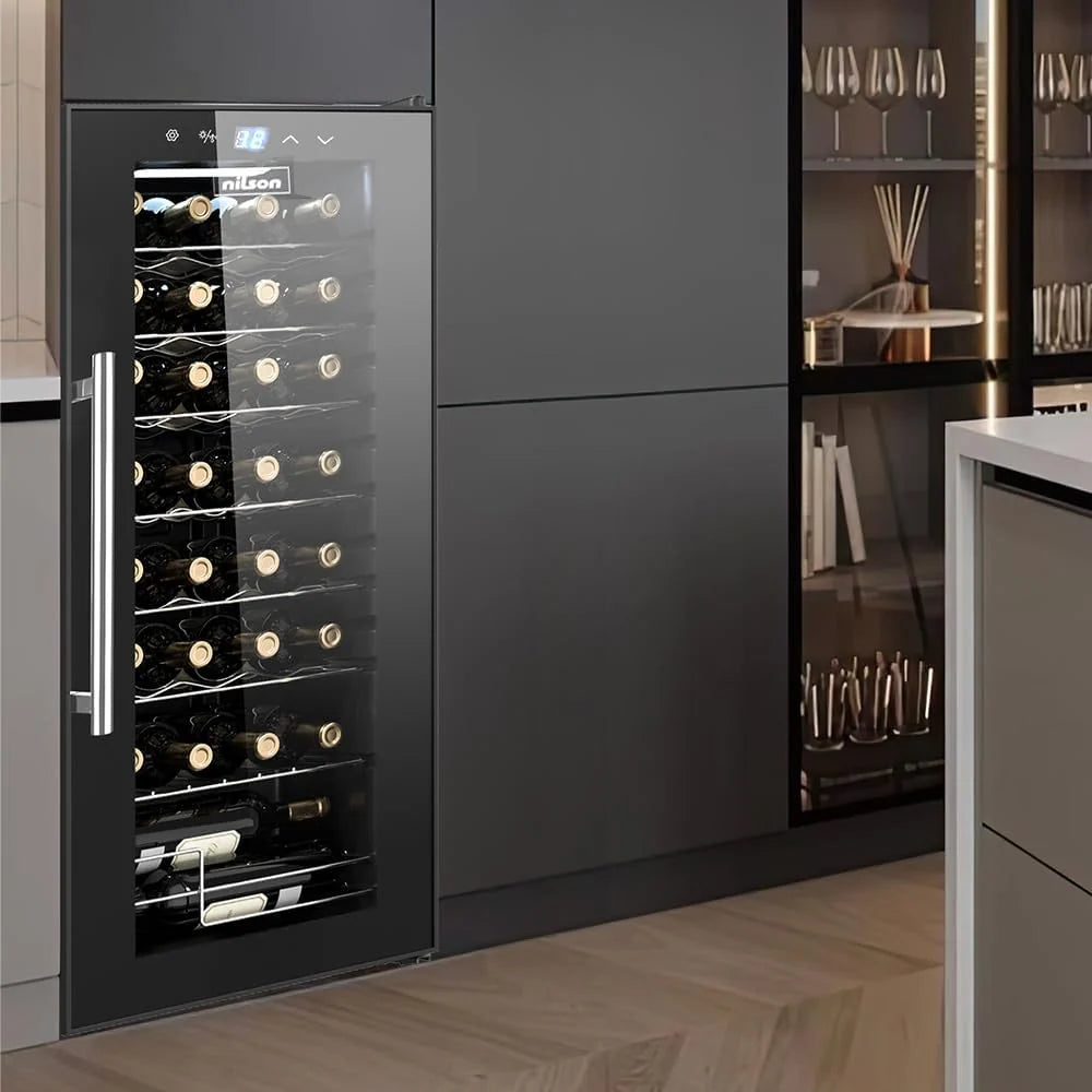 Nilson Vinoteca 32 Botellas Negro, NVN3200S. Cíclica, 39 dB Nivel Sonoro, Zona Única de Temperatura, Pantalla Digital, Luz Interior LED, Puerta Cristal, Apertura Tipo Uñero, Eficiencia Energética G