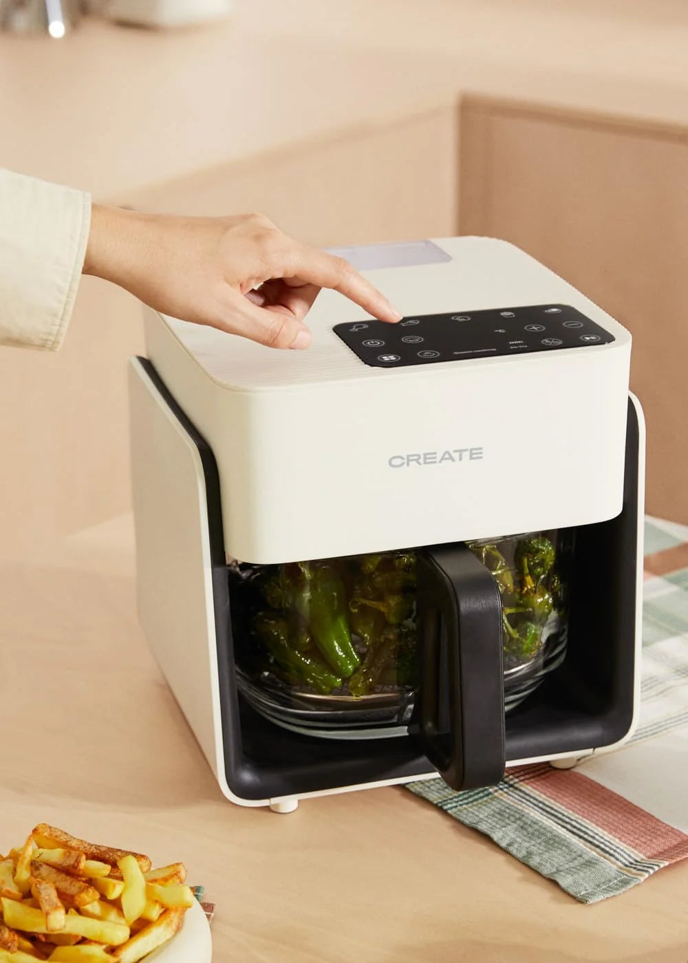 CREATE/AIR FRYER STUDIO CRYSTAL/Freidora sin aceite 4.2 L con vaporizador de agua blanco roto/Capacidad 5-6 raciones, 6 programas, bandeja de cristal, control de tiempo y tempertura, 1300W