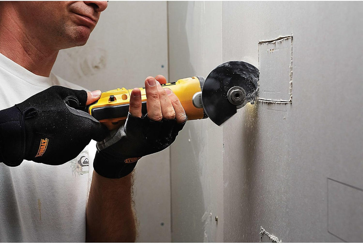 DeWALT DWE315KT-QS - Multiherramienta Oscilante de 300 W, 22.000 opm, Incluye 37 Accesorios y Maletin, Negro/ Amarillo