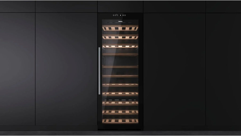 Teka Vinoteca de Libre Instalación 51 Botellas, Iluminación LED, Control Electrónico de Temperatura, Capacidad Total 159 Litros, Patas Regulables, Modelo RVF 10051 GBK
