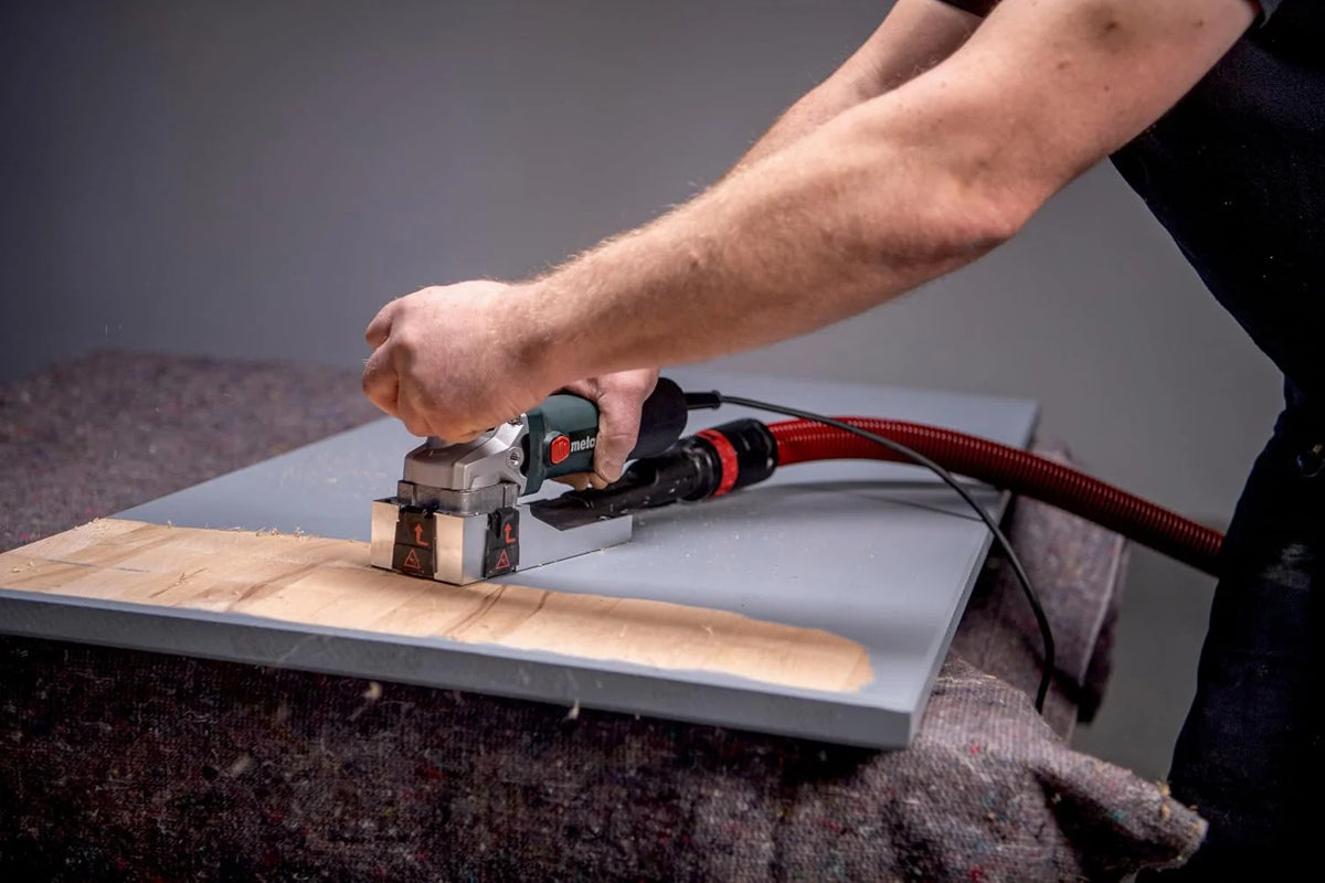 metabo LF 850 S Fresadora de Pintura, 850 W para Madera con metaBOX