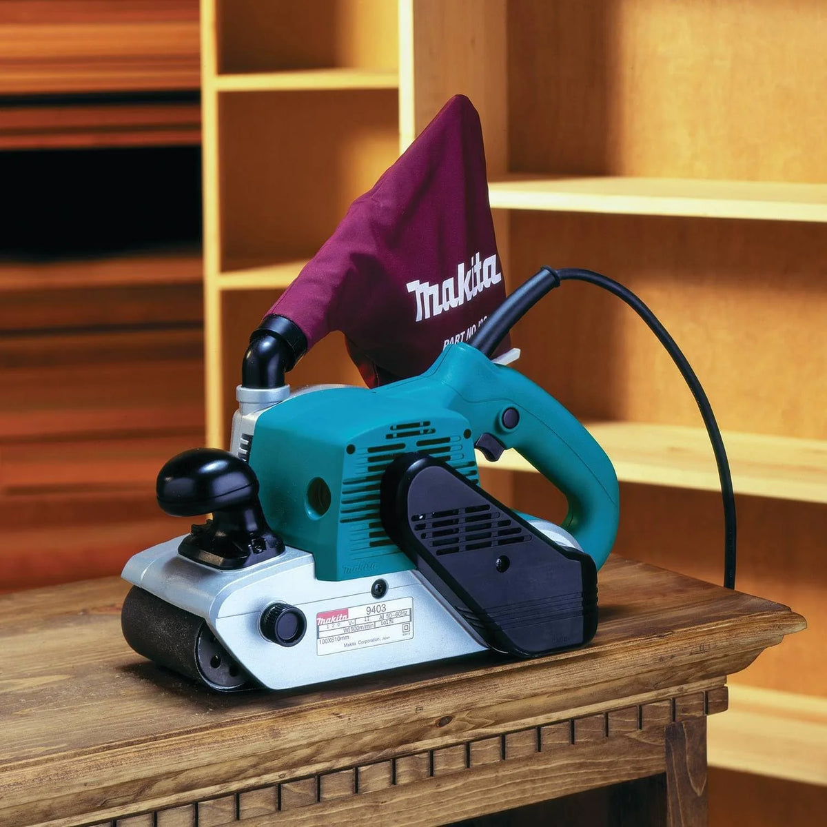 Makita 9403 Lijadora de Banda, 500 m/min, 5.7 kg, 1200 W, 230 V, Azul, 10.2 cm