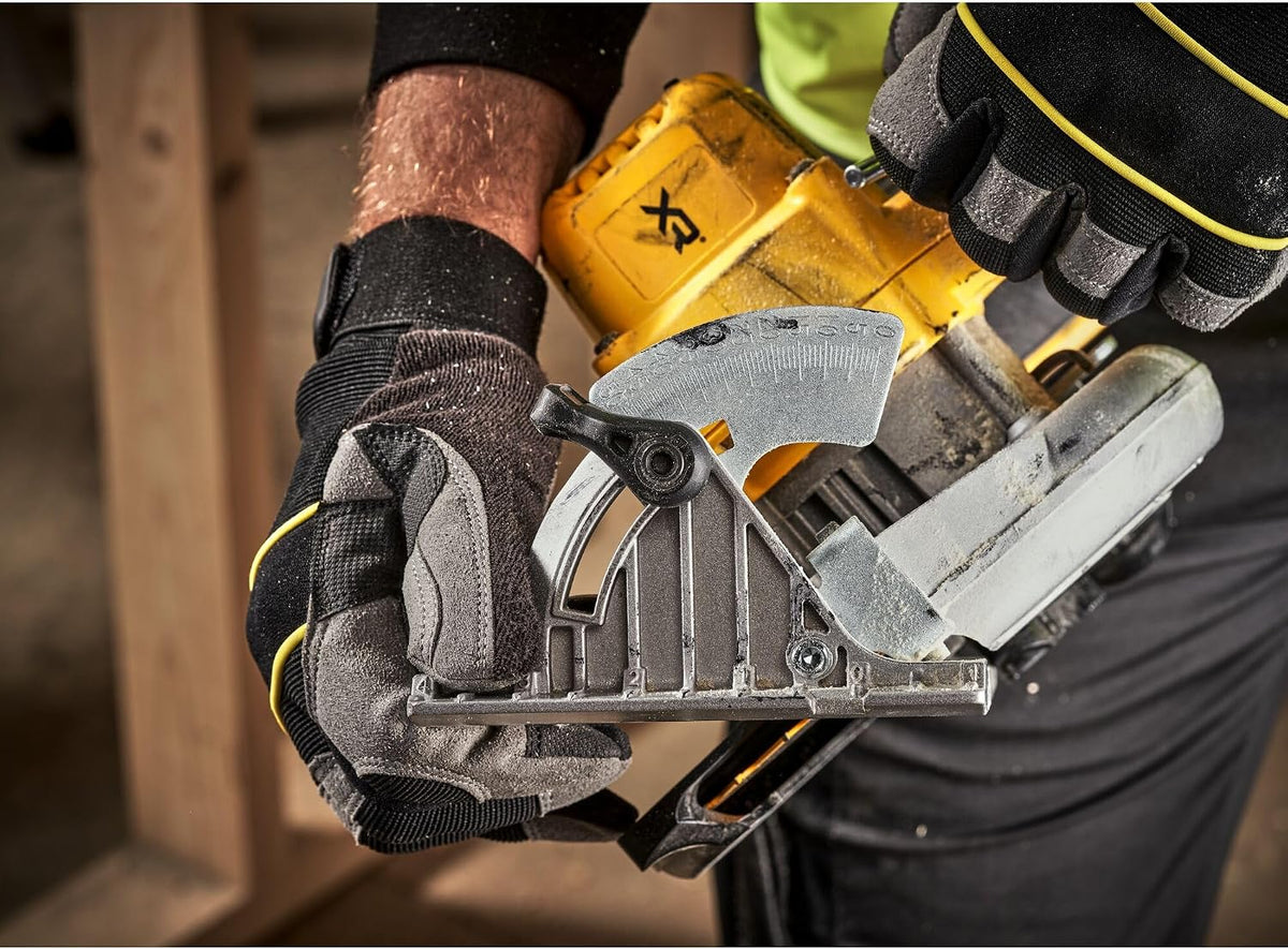 DEWALT DCS565N-XJ - Sierra circular 18V XR, Motor sin escobillas, LED integrado y dispositivo de soplado, Incluye hoja de sierra de metal duro y tope paralelo, No incluye batería ni cargador