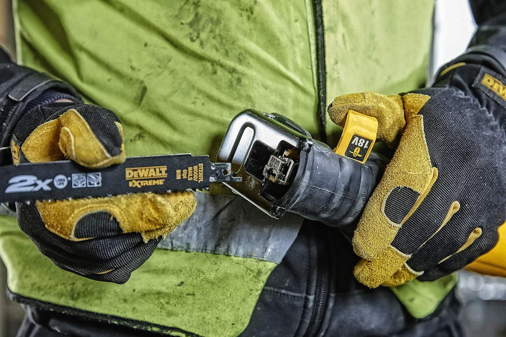 DEWALT DCS380N-XJ - Sierra Sable 18V XR Li-ion, Gatillo de Velocidad Variable, Freno de Motor Electrónico, Velocidad 2950 rpm, 560W, Sin Cargador/batería