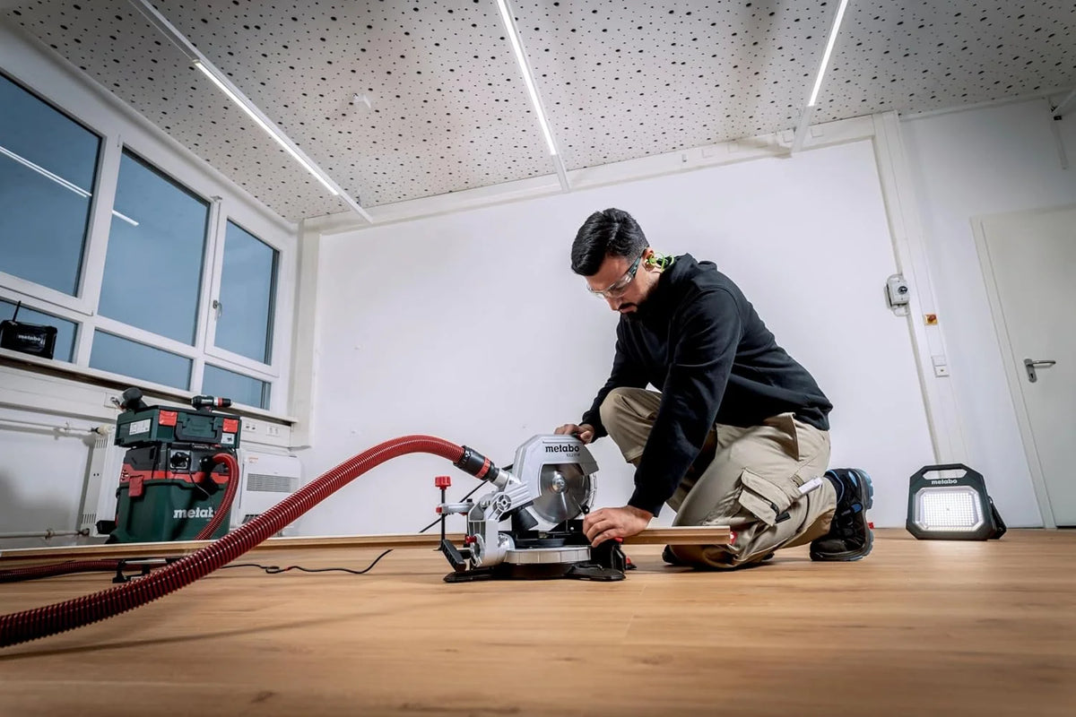 metabo KS 216 M, Sierra Tronzadora e Ingletadora con 2 Hojas de Sierra