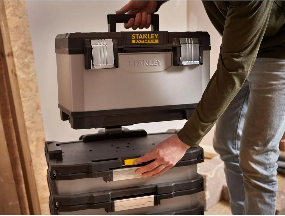 STANLEY FATMAX Taller Móvil Metálico, Carro de Herramientas, Caja Versátil para Piezas Pequeñas y Grandes, Ruedas 17cm, Cierres Metálicos Antioxidantes, 1-95-622