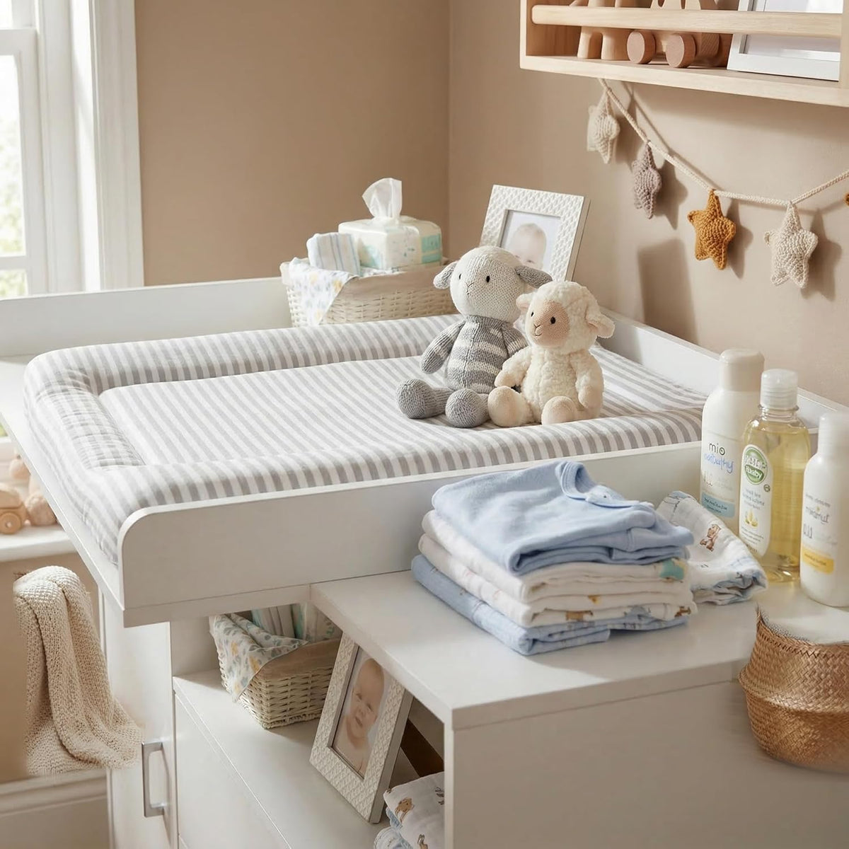 ecomi Cómoda Cambiador para bebé en Madera con Plan de Cambiar, 3 cajones, 1 puerta, Altura 100 cm, Color Blanco, Dimensiones 113x100 cm, tiradores cromados