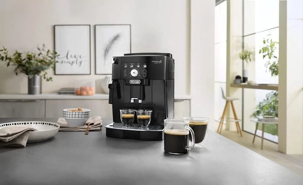 De'Longhi Magnifica S Smart ECAM230.13.B Cafetera Superautomática Café y Espumador para Cappuccino y Leche Caliente, 4 Bebidas, Molinillo Integrado, Panel de Control One-Touch