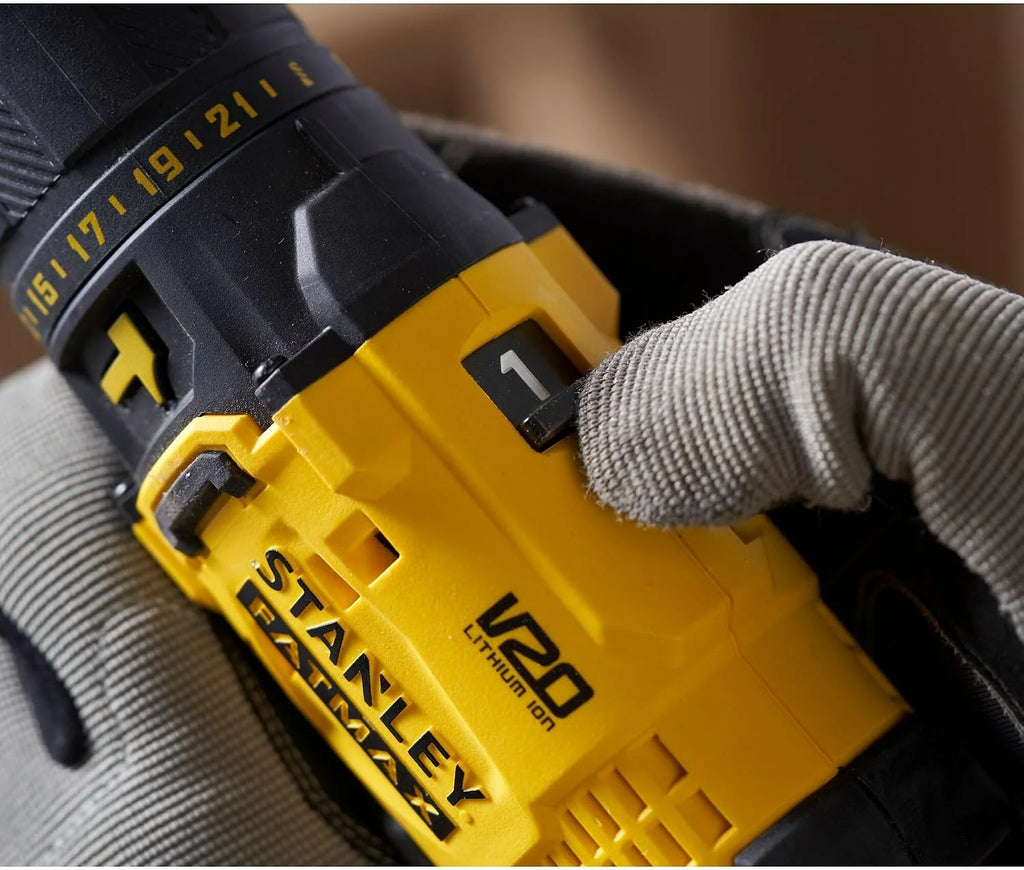 STANLEY FATMAX SFMCD711DSA-QW - Taladro Percutor 18V, Gama V20, 2 velocidades, Luz LED, Incl. juego de brocas y 50 piezas, 2 baterías recargables de 2,0 Ah, cargador y bolsa de herramientas
