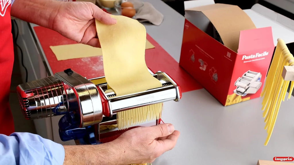 Imperia Electric Línea Clásica. Máquina de pasta eléctrica. Made in Italy. Máquina de pasta fresca en acero con motor eléctrico 220v. Laminadora eléctrica para lasagne, tagliolini, fettuccine. (Plata)