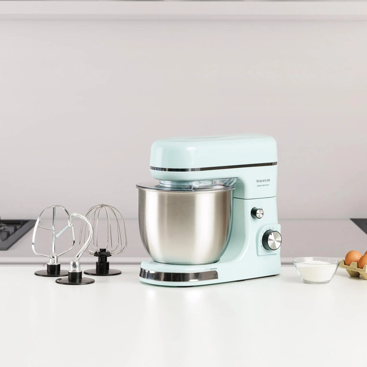 Taurus – Batidora amasadora Mixing Chef Gusto | 1300 W | 8 Velocidades + Pulse | Bol Acero Inoxidable 5 L | Cabezal inclinable | Tapa Anti salpicaduras | Accesorios para batir, montar y amasar