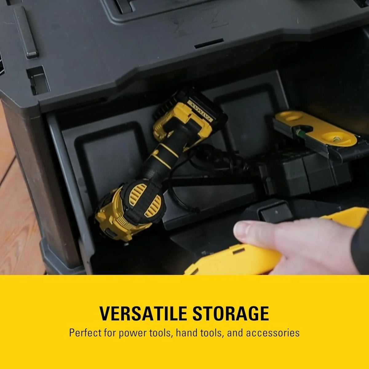 STANLEY Taller rodante Modular 3 en 1 apilable con Ruedas Resistentes, asa telescópica, organizadores Integrados y Capacidad de 35 kg, Ideal para Herramientas eléctricas y manuales, 1-79-206