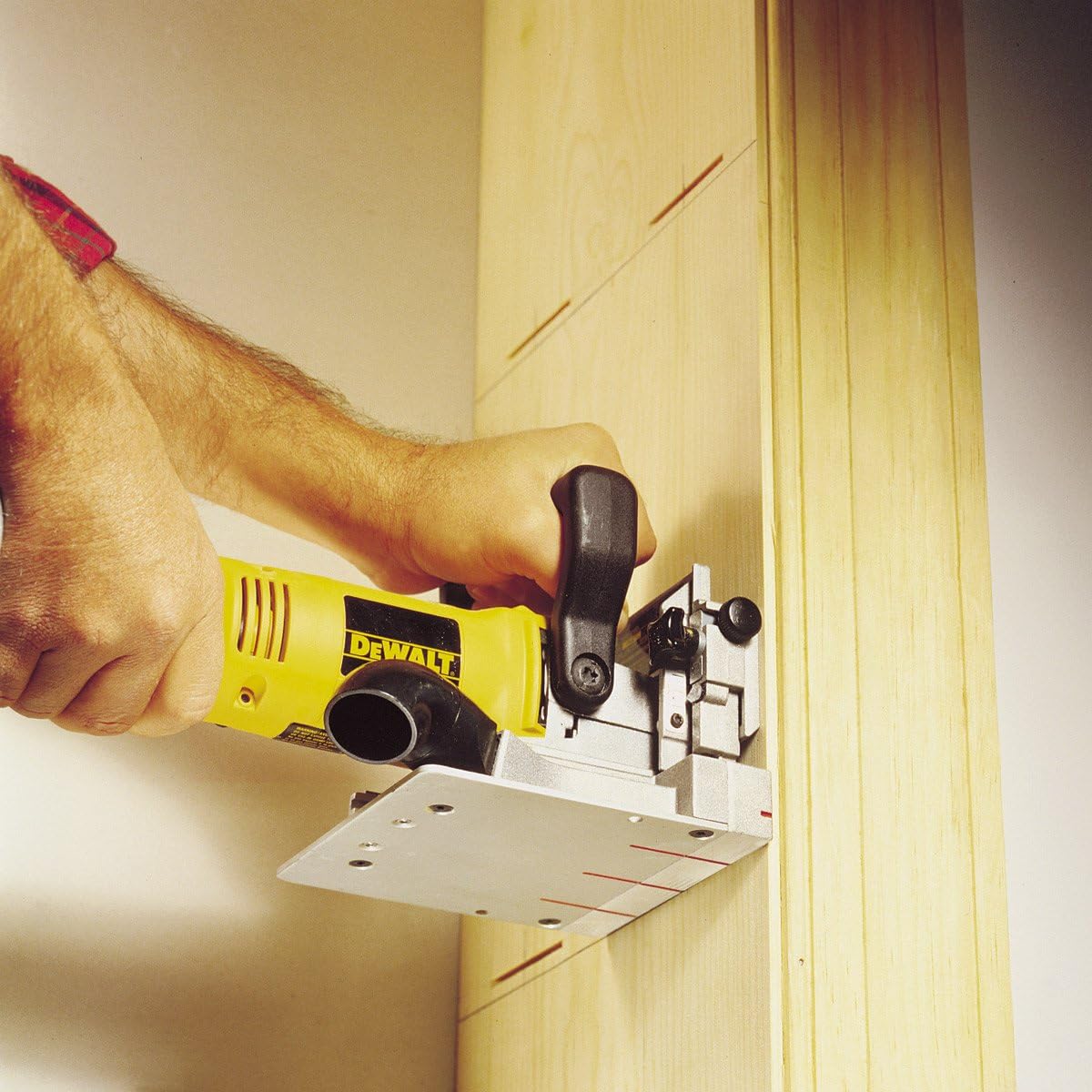 Dewalt DW682K - Sierra circular