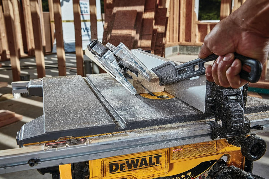 DEWALT DWE7485-QS - Sierra de Mesa Compacta 210 mm, Diámetro de Hoja 210/30mm, 5800 rpm de Velocidad, Biselado de 48º, Máx. Cap. de Corte (Derecha/Izquierda) 622/318mm
