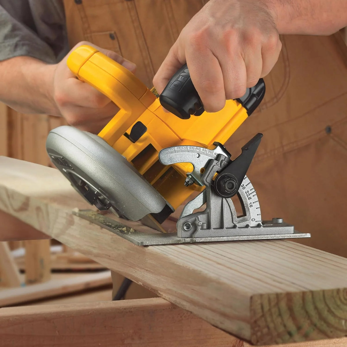 DEWALT Sierra circular de 190 mm 1600W, DWE575K-QS
