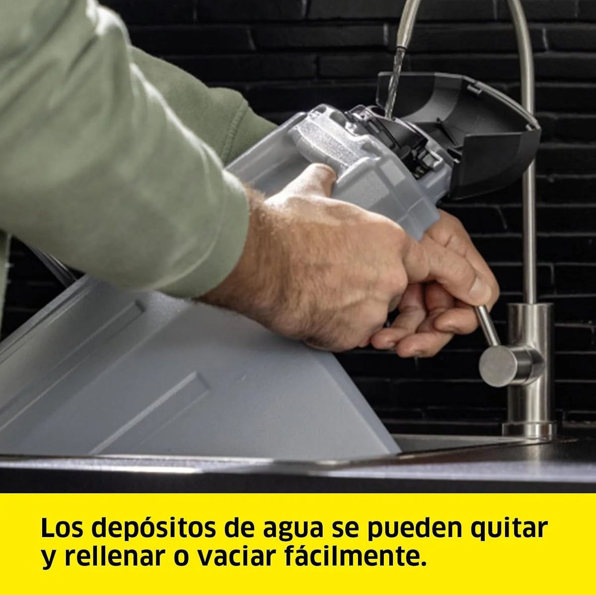 KÄRCHER Lava-aspiradora SE 4, Manguera de aspiración con pulverizador, depósitos de 4 l, boquillas de Lavado, de Clip y para tapicerías, con Accesorios para Suelos Duros y alfombras