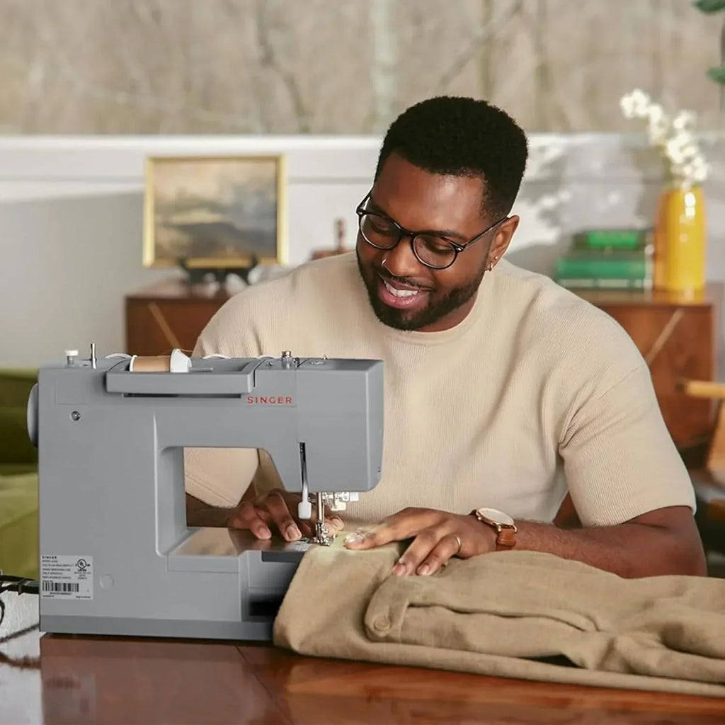 Singer Heavy Duty 4432 Mechanical Sewing Machine, 32 Stitches, Powerful Motor, Automatic Eyelet, Automatic Threader, Stainless Steel Reinforcement Plate