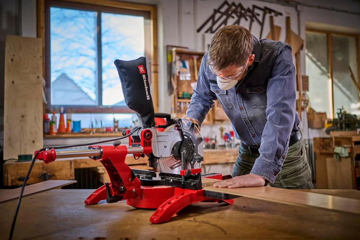 Einhell Sierra de tracción, vaivén e inglete TC-SM 2534/1 Dual