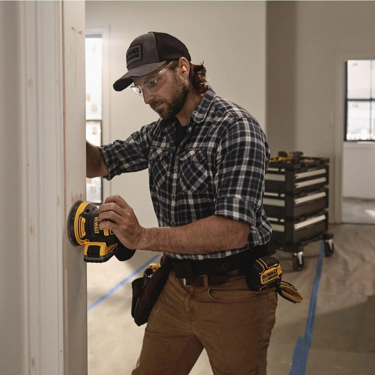 DEWALT DCW210NT-XJ - Lijadora Rotorbital sin Escobillas XR 18 V Diámetro 125 mm Electrónica sin Cargador/Batería con Maletín Tstak II, Negro/Amarillo