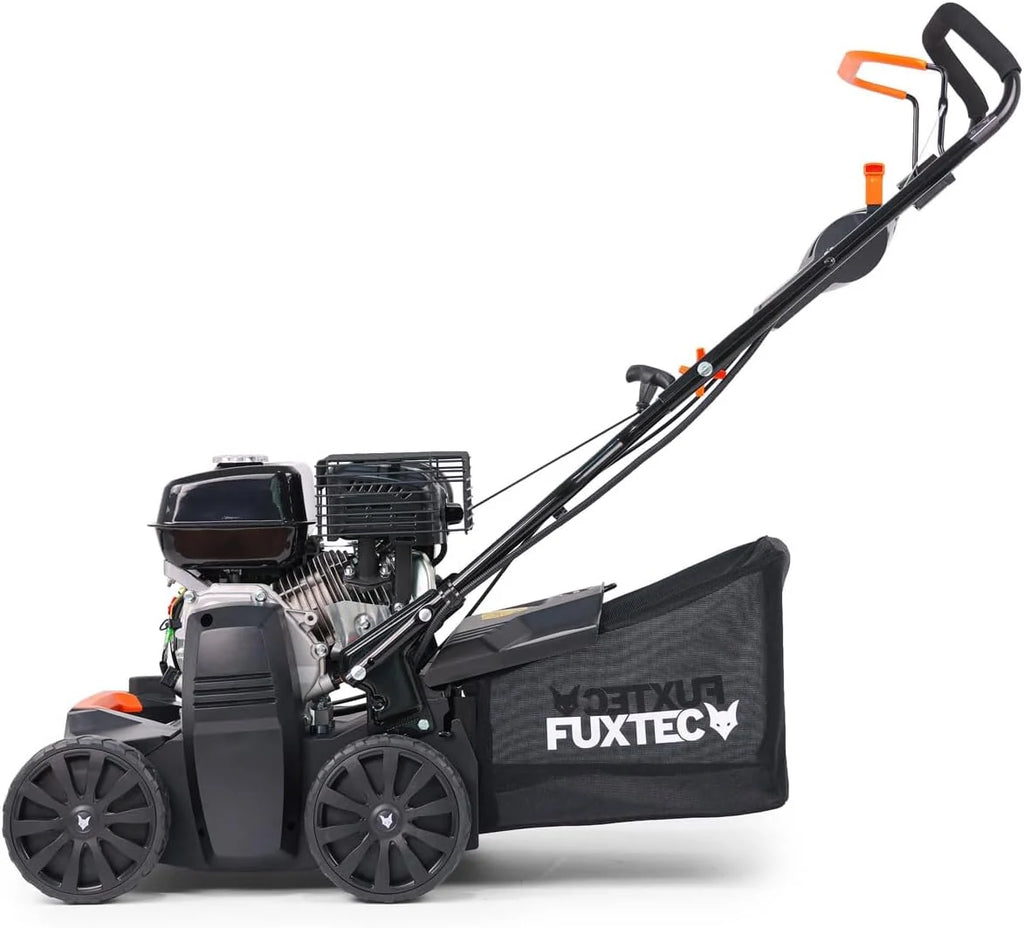 FUXTEC Escarificador Aireador de Gasolina 3 en 1 FX-BV240 Motor 4 Tiempos 4,1 kW, Rodillo con 18 Cuchillas y 24 púas de Resorte, asa de Transporte y recolector de 45 L
