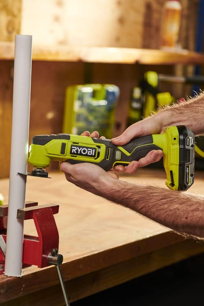 RYOBI - Multiherramienta 18V ONE+ - Herramienta Multiuso Ideal para Cortar Todos los Materiales y Lijar en Lugares Estrechos - Se Entrega con Accesorios (Batería y Cargador no Incluidos) - RMT18-0