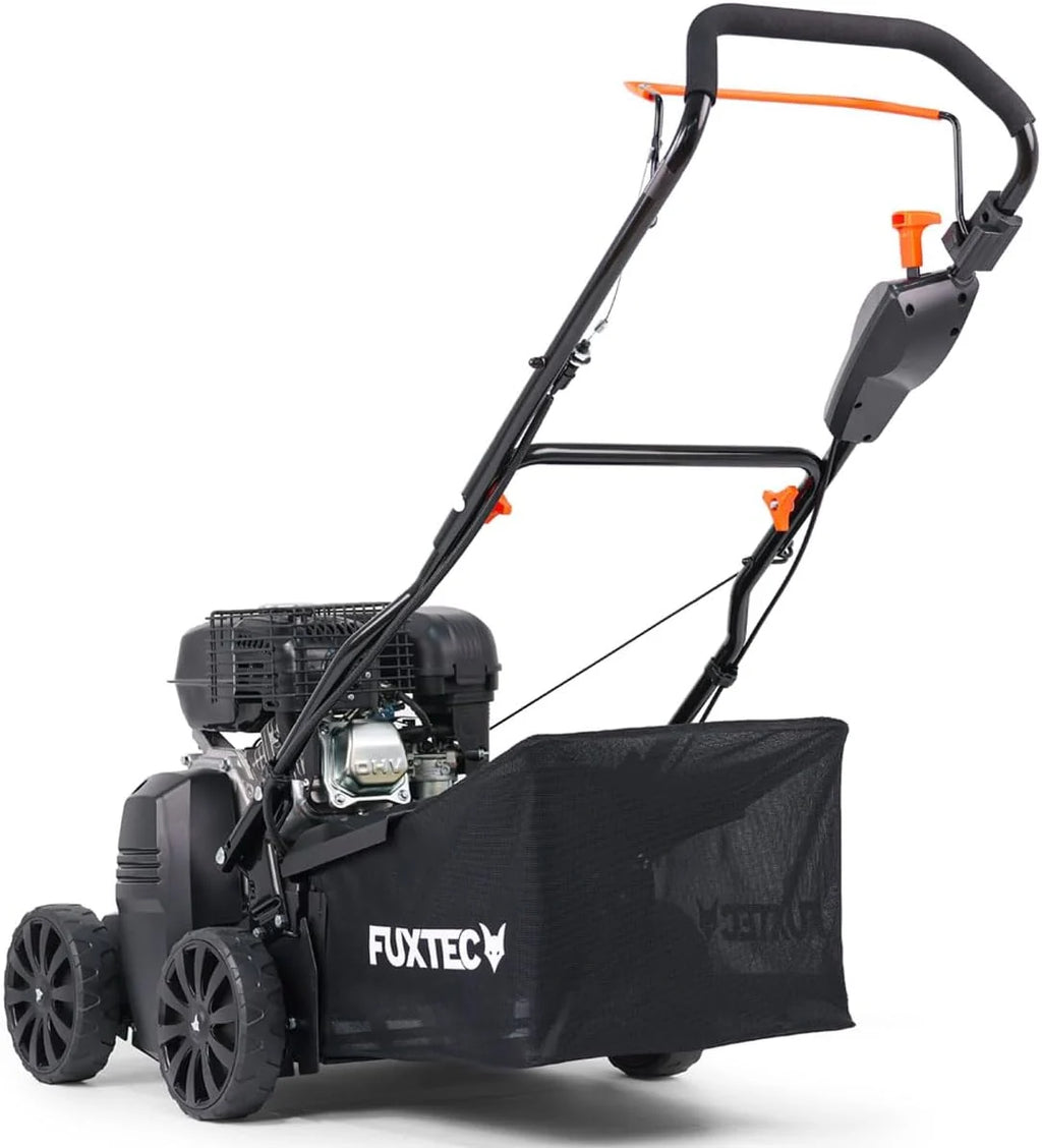 FUXTEC Escarificador Aireador de Gasolina 3 en 1 FX-BV240 Motor 4 Tiempos 4,1 kW, Rodillo con 18 Cuchillas y 24 púas de Resorte, asa de Transporte y recolector de 45 L