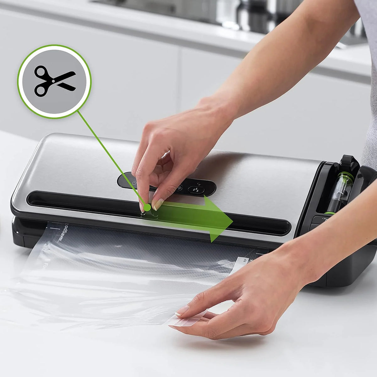 FoodSaver Envasadora al Vacío con un Cutter Incorporado, Funciones «solo sellado», «húmedo/seco» y «marinar», incluye Rollos/Bolsas [FFS017X]