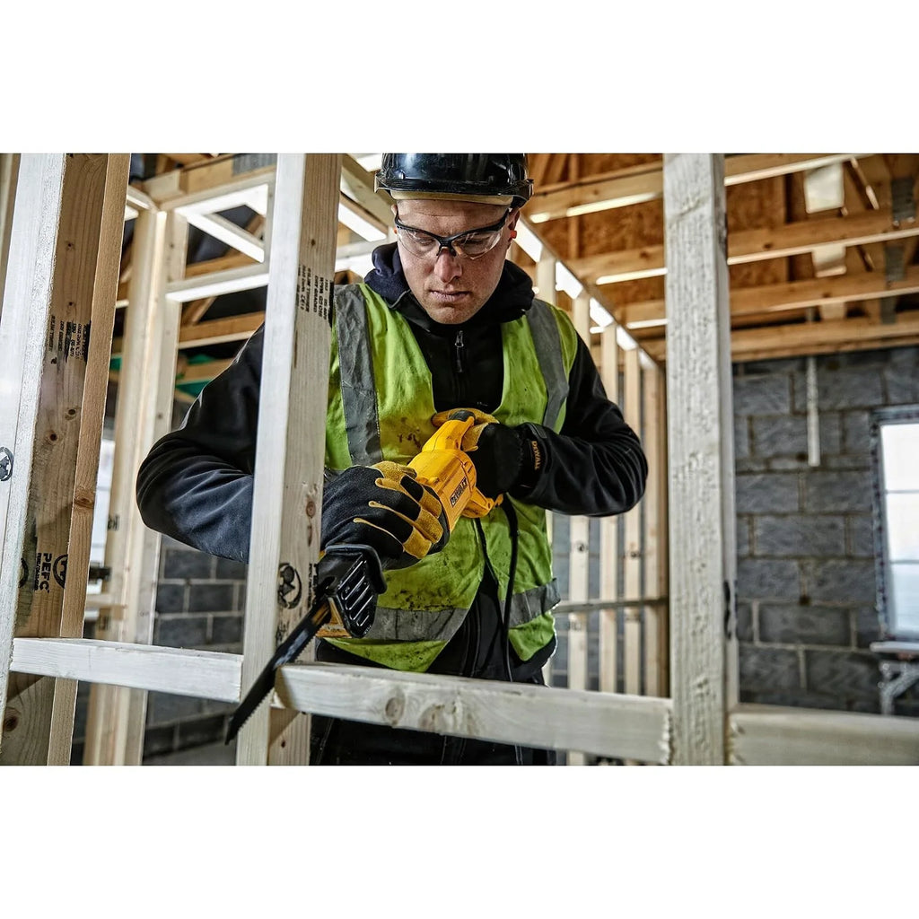 DeWALT DWE305PK-QS - Sierra Sable Electronica con Velocidad Variable, 1100 W, Amarillo